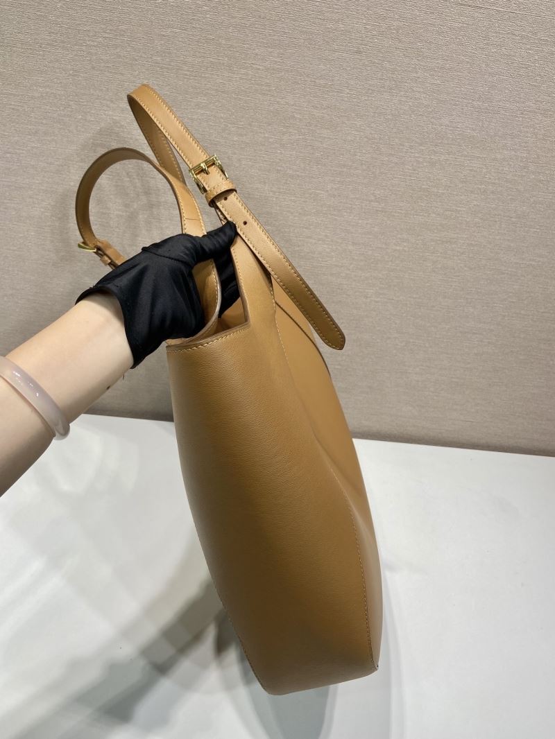 Pra*a tote bags